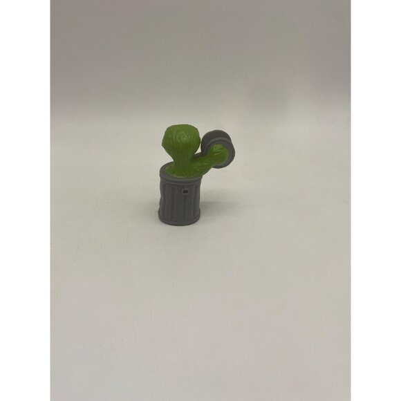 Vintage 80s Tara Toys Sesame Street Oscar the Grouch Figurine - Picture 4 of 9